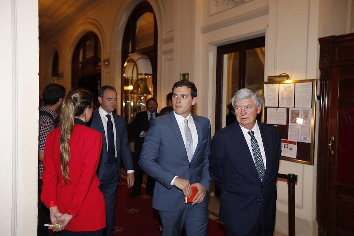 Santiago Bergareche, junto a Albert Rivera. 