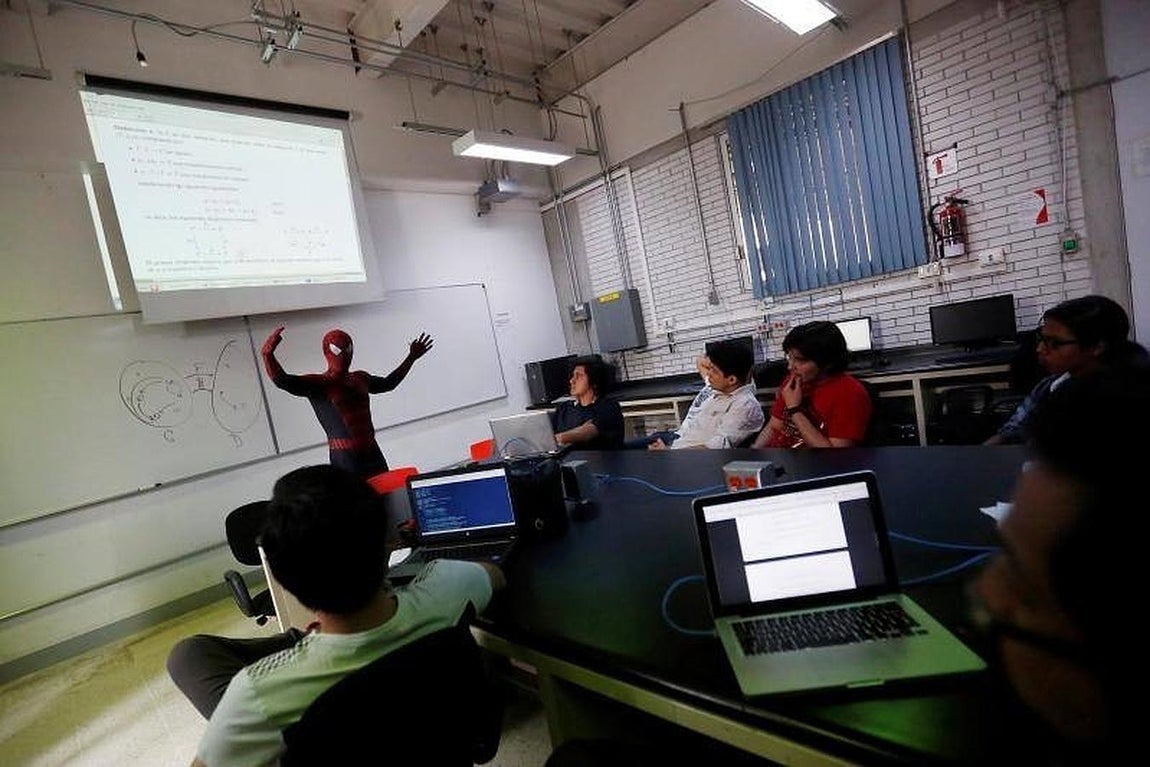 Alumnos que asisten a sus clases con el doble de motivación. 