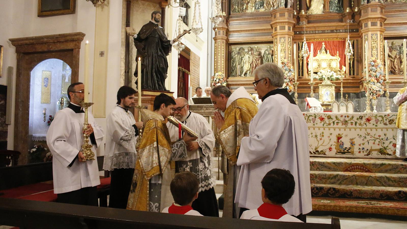 Así es una misa por el rito tradicional