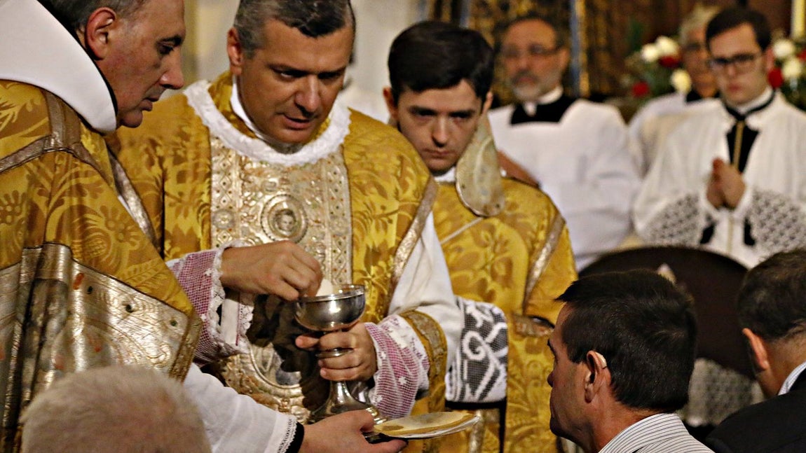 Así es una misa por el rito tradicional