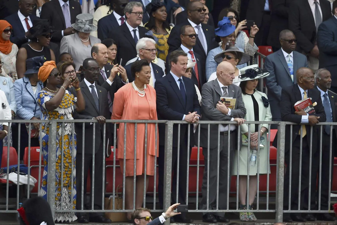 El primer ministro David Cameron disfruto en primera fila la ceremonia 