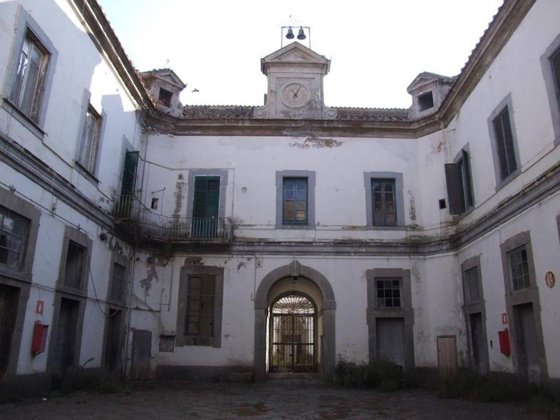 Patios interiores de Torre Anunnziata (Nápoles). 
