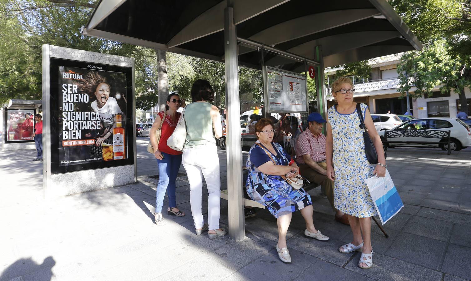 El primer día de huelga de Aucorsa, en imágenes