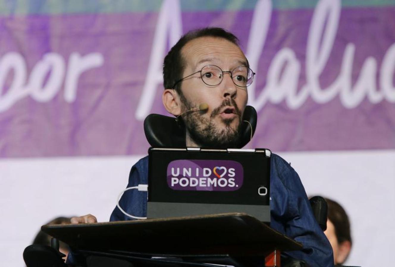 El secretario de Organizacion de Podemos, Pablo Echenique interviene durante un acto electoral de Unidos Podemos en Almeria.. 