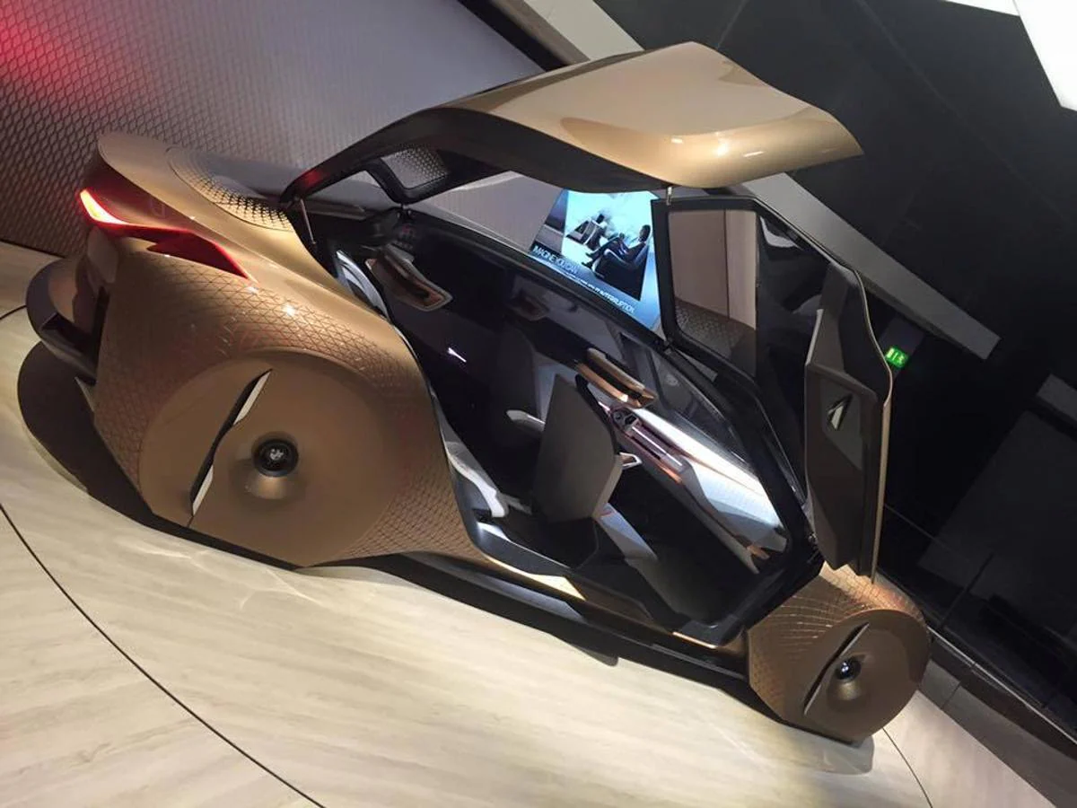 El BMW VISION NEXT 100 muestra cómo podría ser el placer de conducir en elfuturo