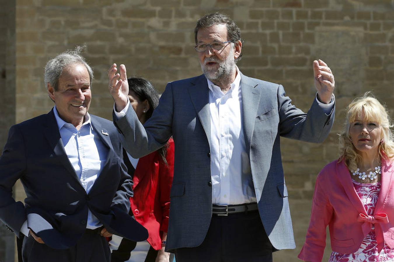 El presidente del gobierno en funciones aprovechó el viaje para realizar una visita a la catedral de la Seu Vella junto al José Ignacio Llorens, cabeza de lista del partido por Lleida. 