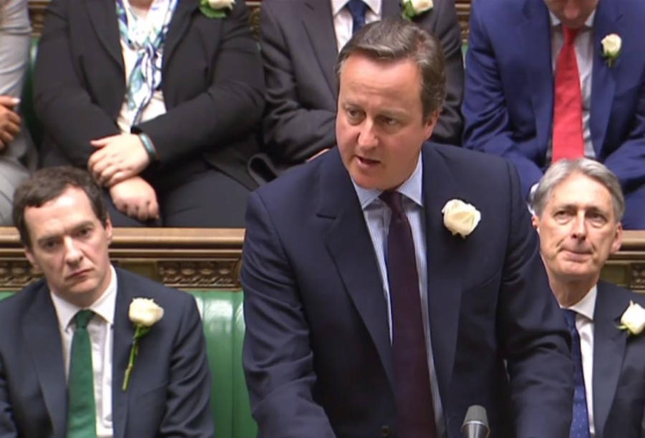 El primer ministro británico, David Cameron, habla en el Parlamento en esta sesión especial de homenaje