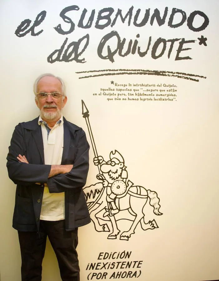 11.. Forges frente a uno de sus dibujos del Quijote