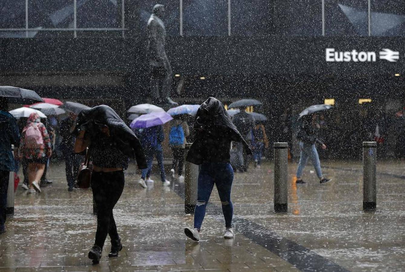 Las lluvias torrenciales han caracterizado la jornada electoral en Londres