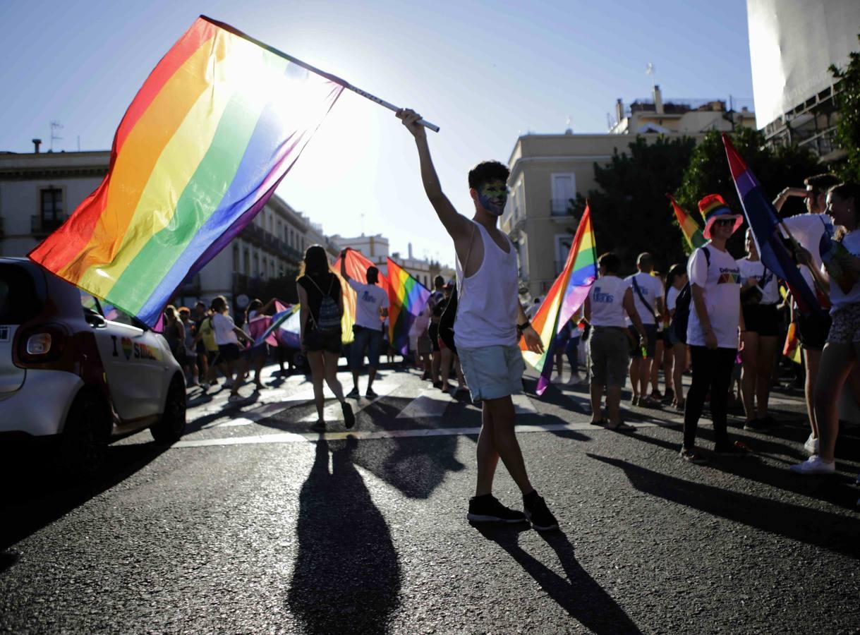 Las mejores imágenes del «Orgullo gay» en Sevilla