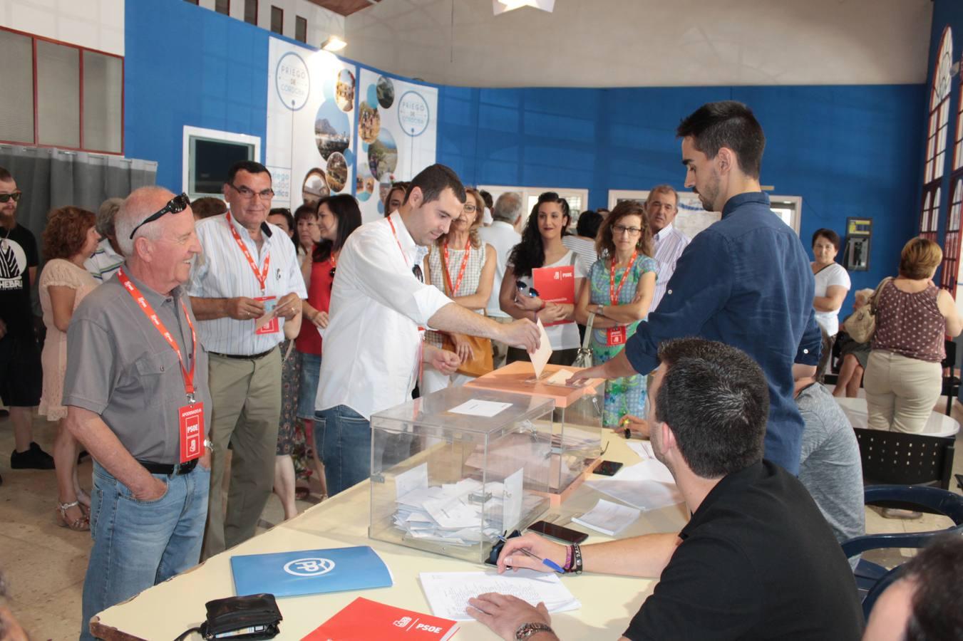 Los colegios cordobeses, del goteo a las colas en hora punta