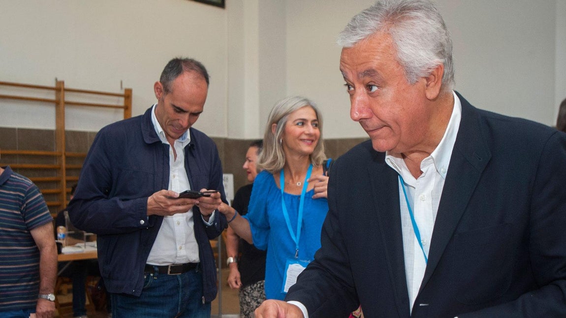 Los líderes políticos andaluces acuden a las urnas