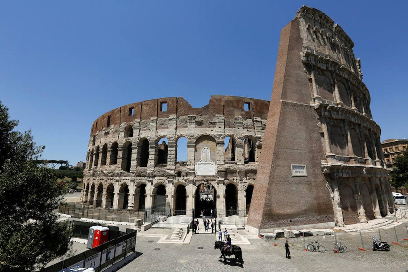 Exterior reformado del Coliseo
