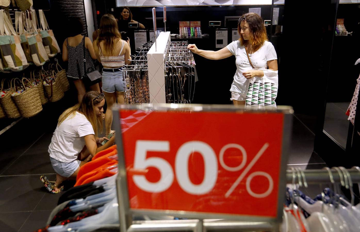 La primera jornada de rebajas, en imágenes