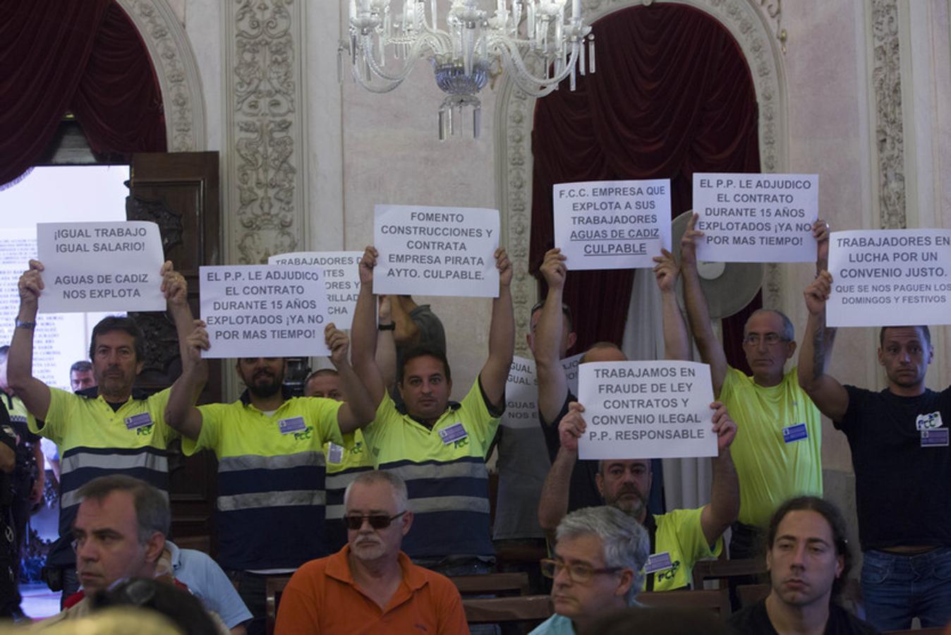 FOTOS: Las imágenes del Pleno de este viernes en el Ayuntamiento de Cádiz