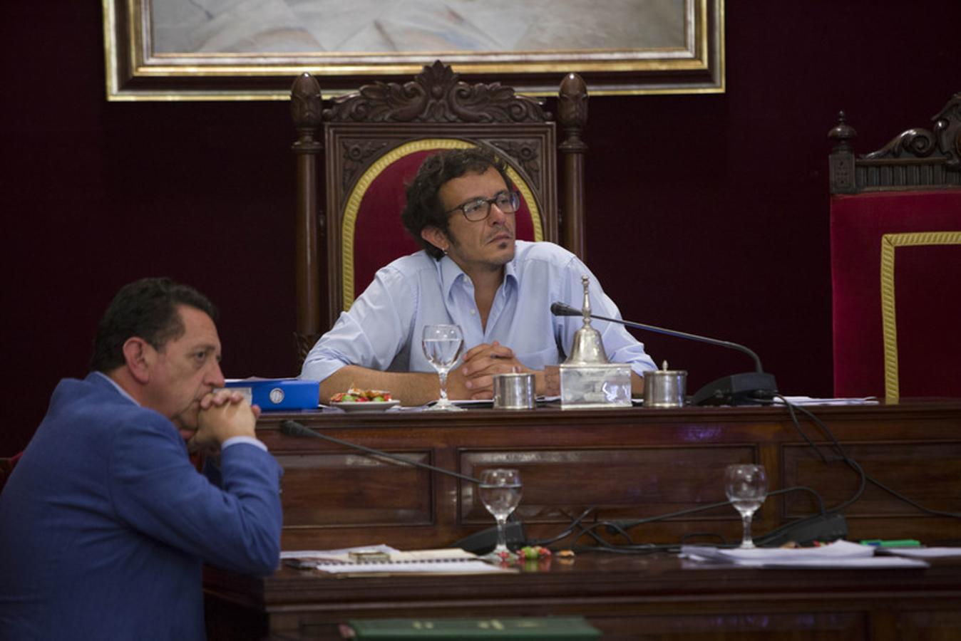 FOTOS: Las imágenes del Pleno de este viernes en el Ayuntamiento de Cádiz