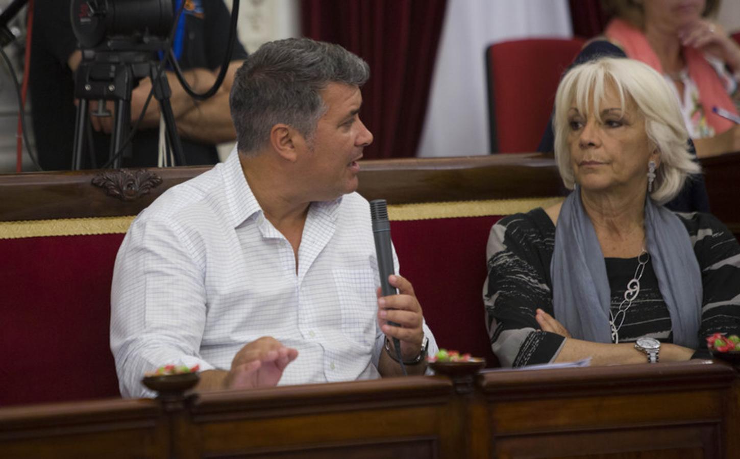 FOTOS: Las imágenes del Pleno de este viernes en el Ayuntamiento de Cádiz