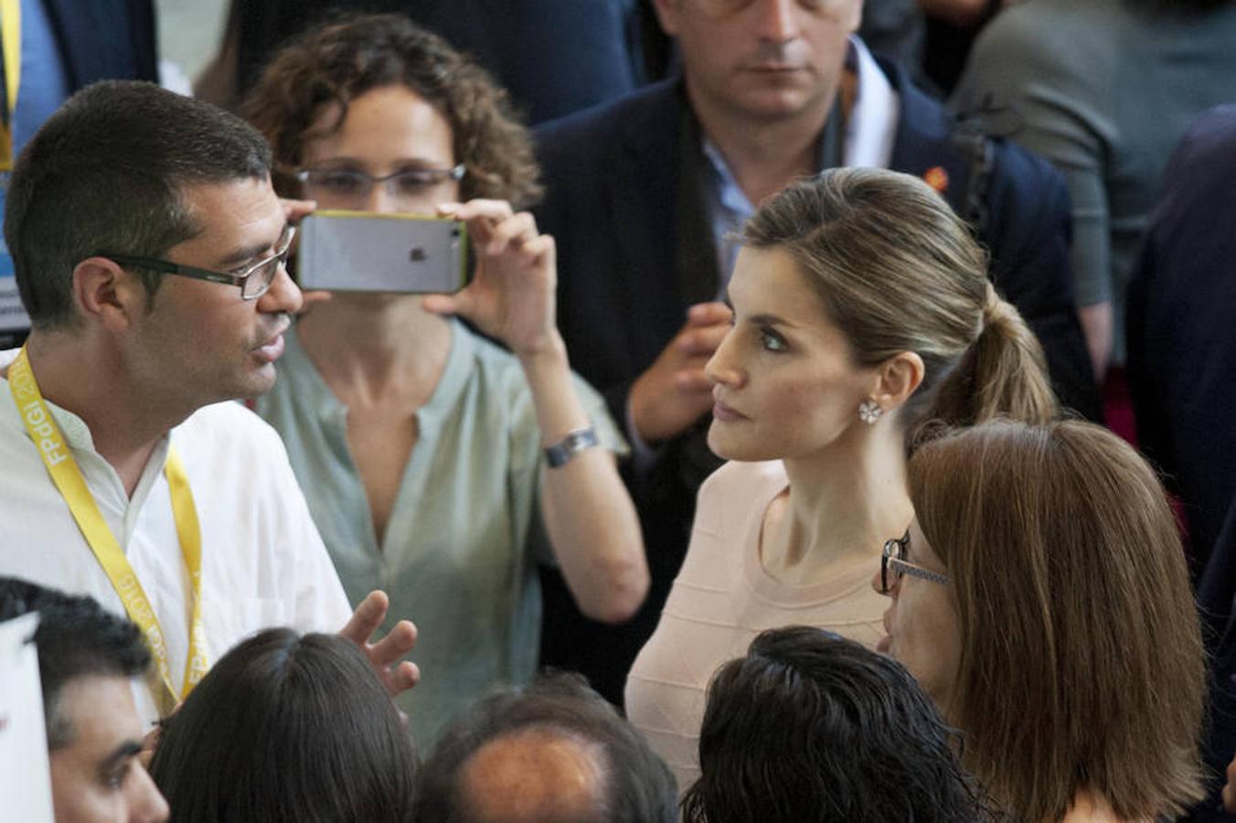 Doña Letizia acudió a la III Jornada «Cómo educar el talento emprendedor desde la Escuela» y al encuentro anual «Apadrinando el talento». 