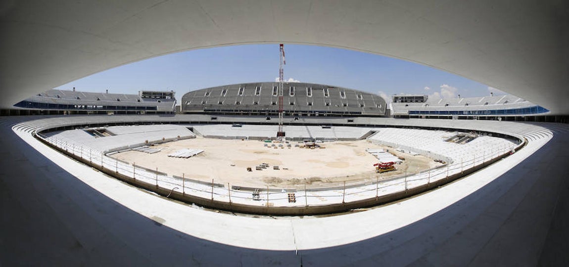 1.. El estadio se sitúa en una de las zonas de expansión más importantes de Madrid, en el noreste, junto al aeropuerto y en área de influencia de IFEMA