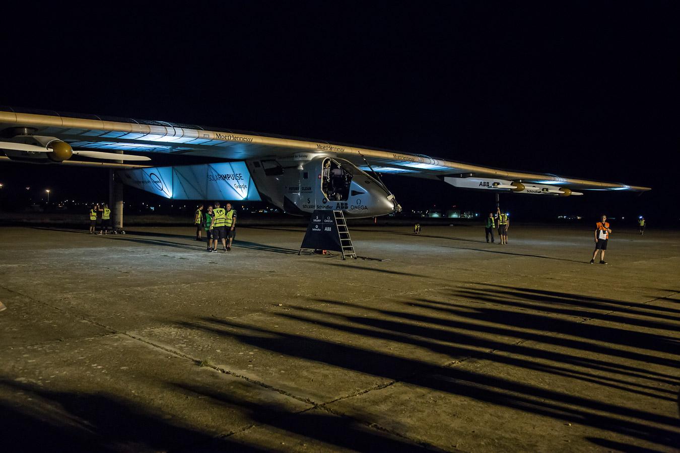 El Solar Impulse se despide de Sevilla y pone rumbo a El Cairo