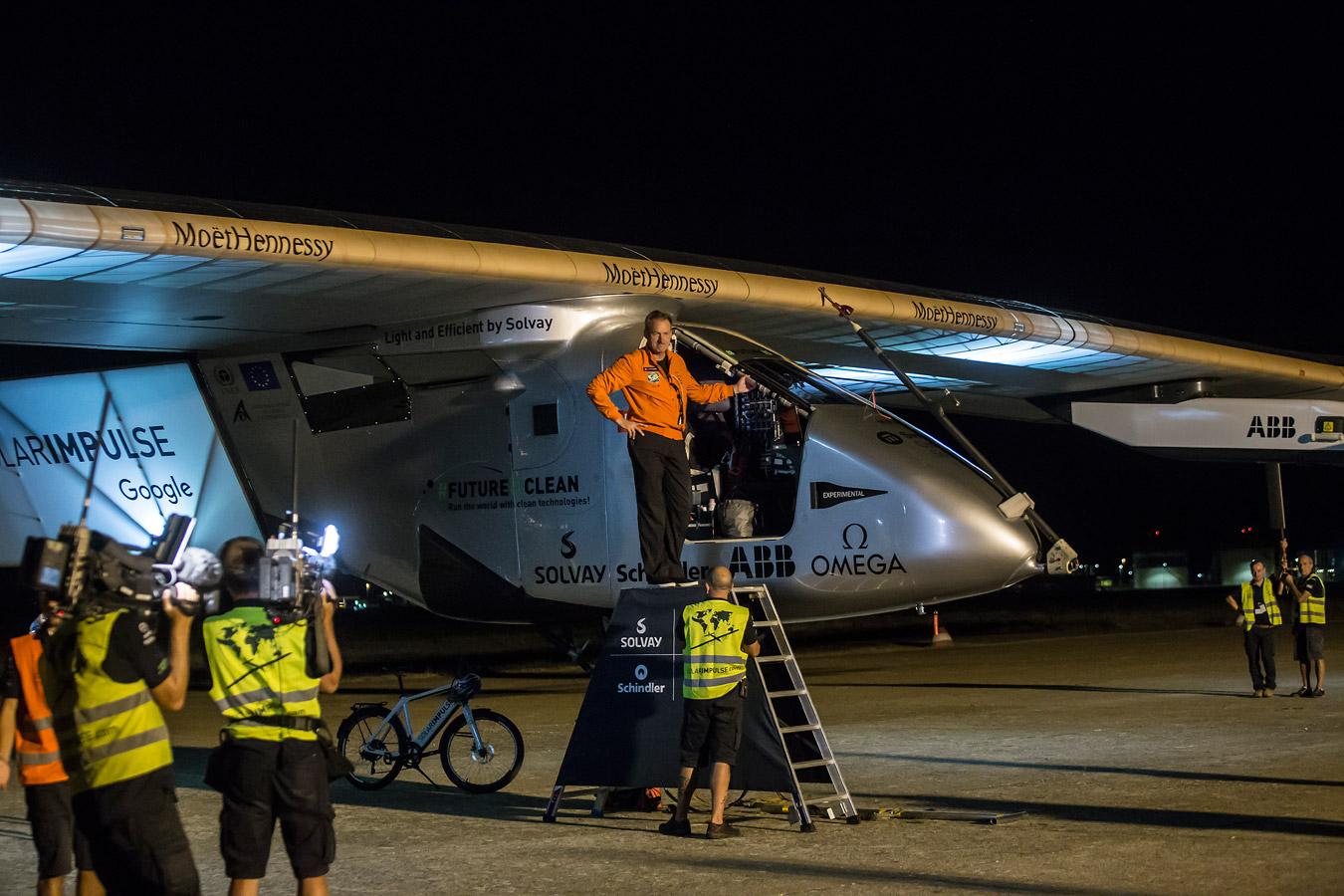 Así ha sido el despegue del Solar Impulse II del aeropuerto de Sevilla