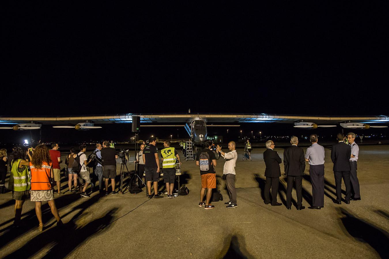 Así ha sido el despegue del Solar Impulse II del aeropuerto de Sevilla