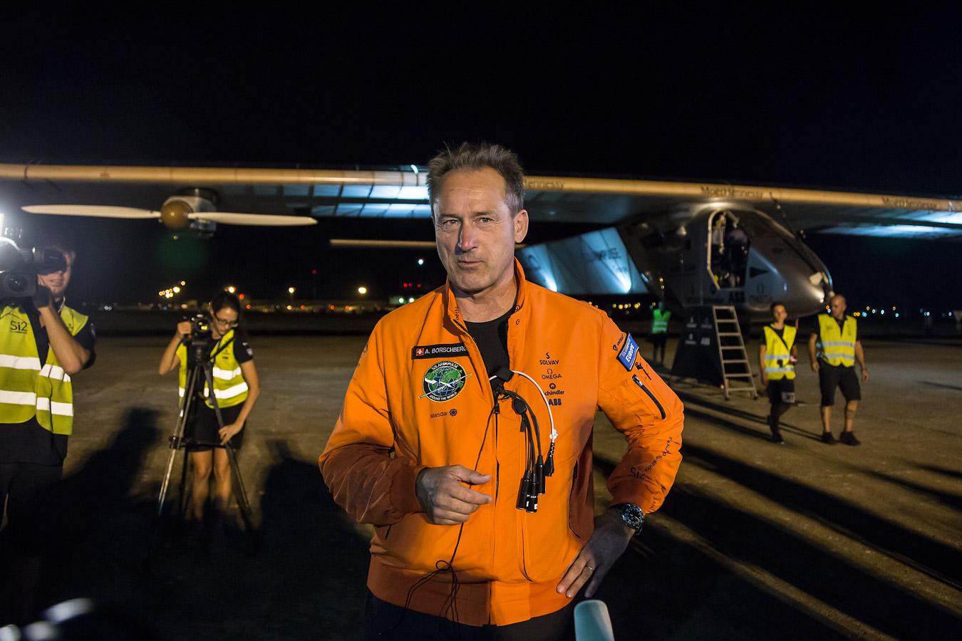 Así ha sido el despegue del Solar Impulse II del aeropuerto de Sevilla