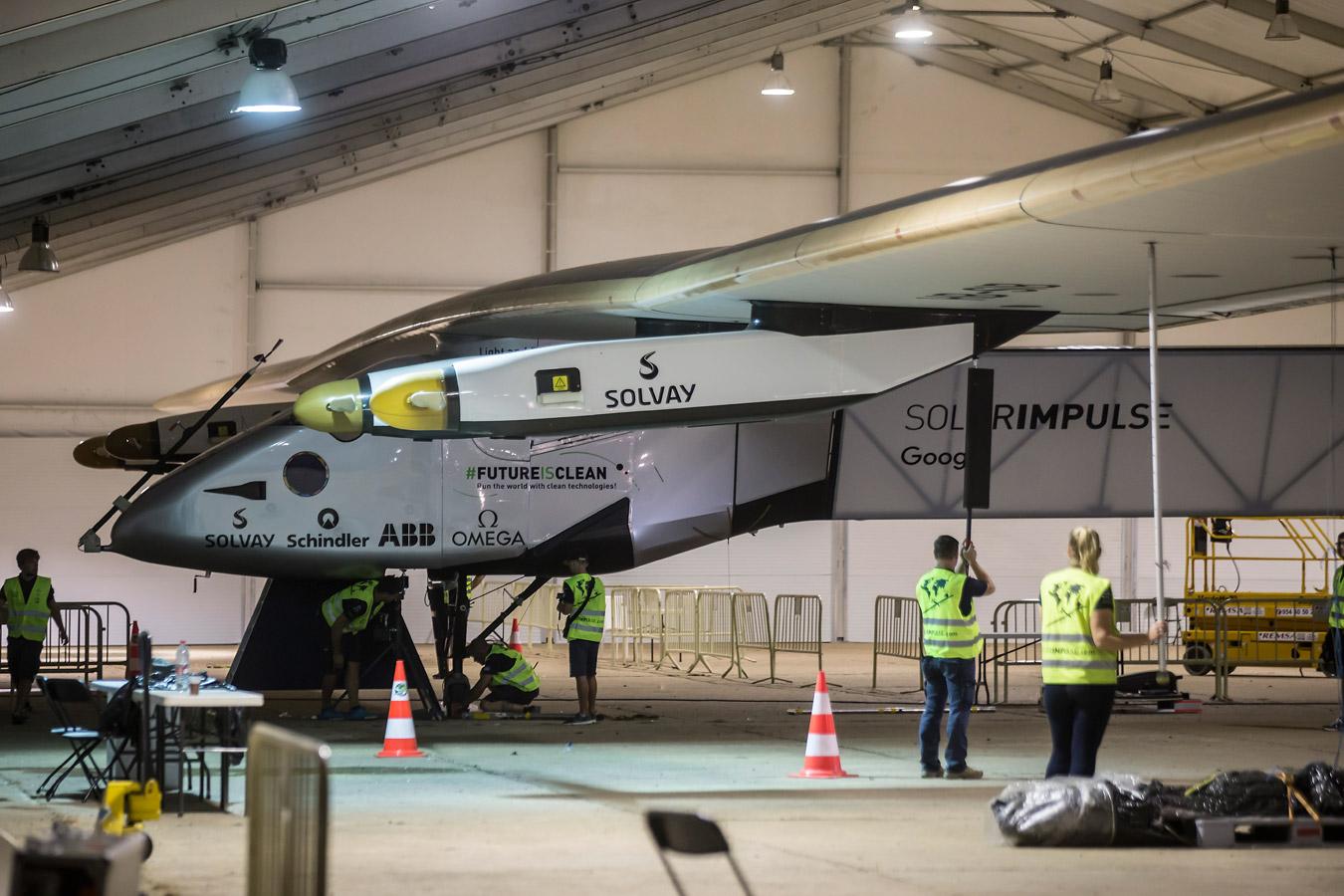 Así ha sido el despegue del Solar Impulse II del aeropuerto de Sevilla