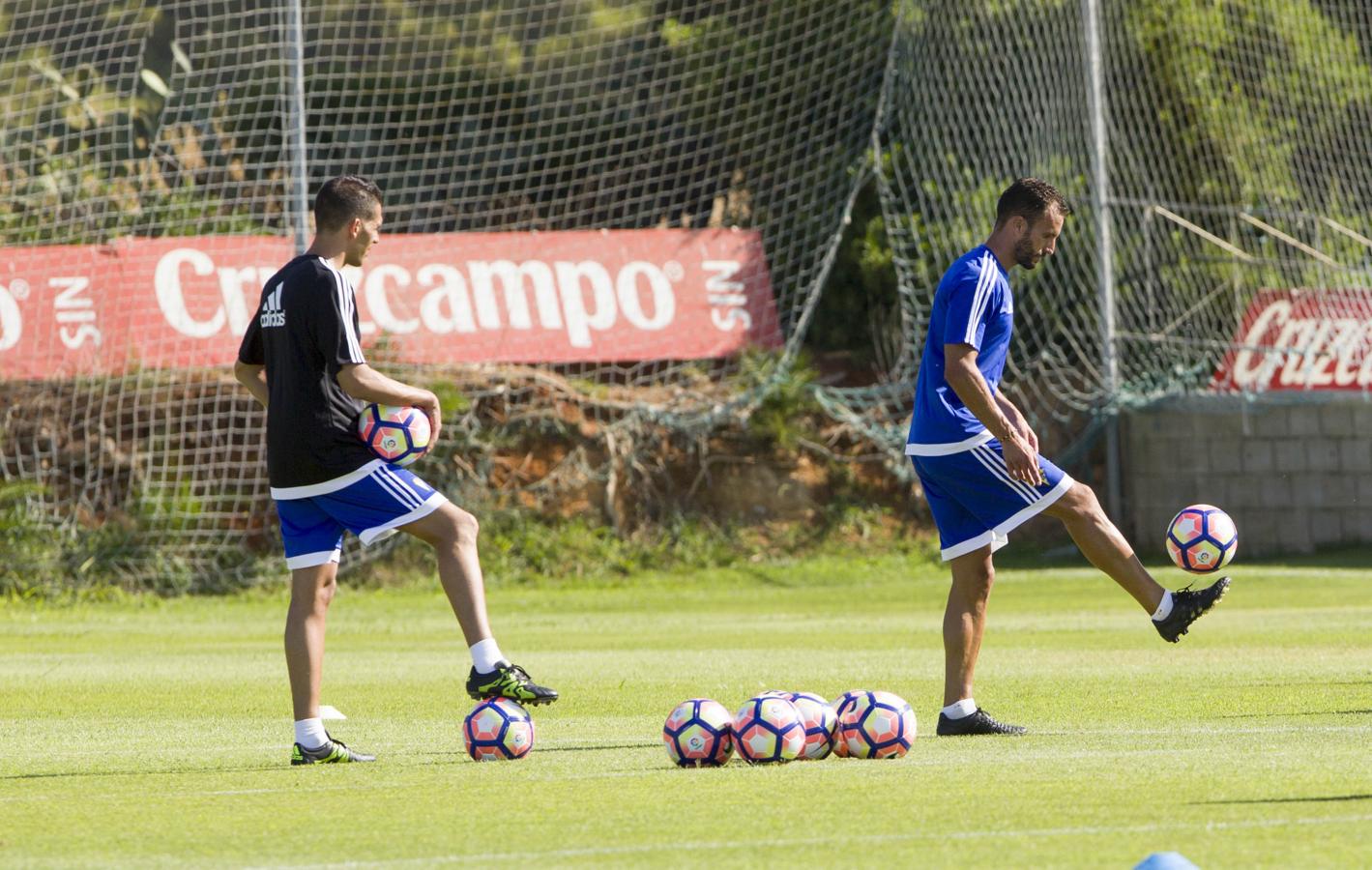 FOTOS: El Cádiz comienza su pretemporada en El Rosal