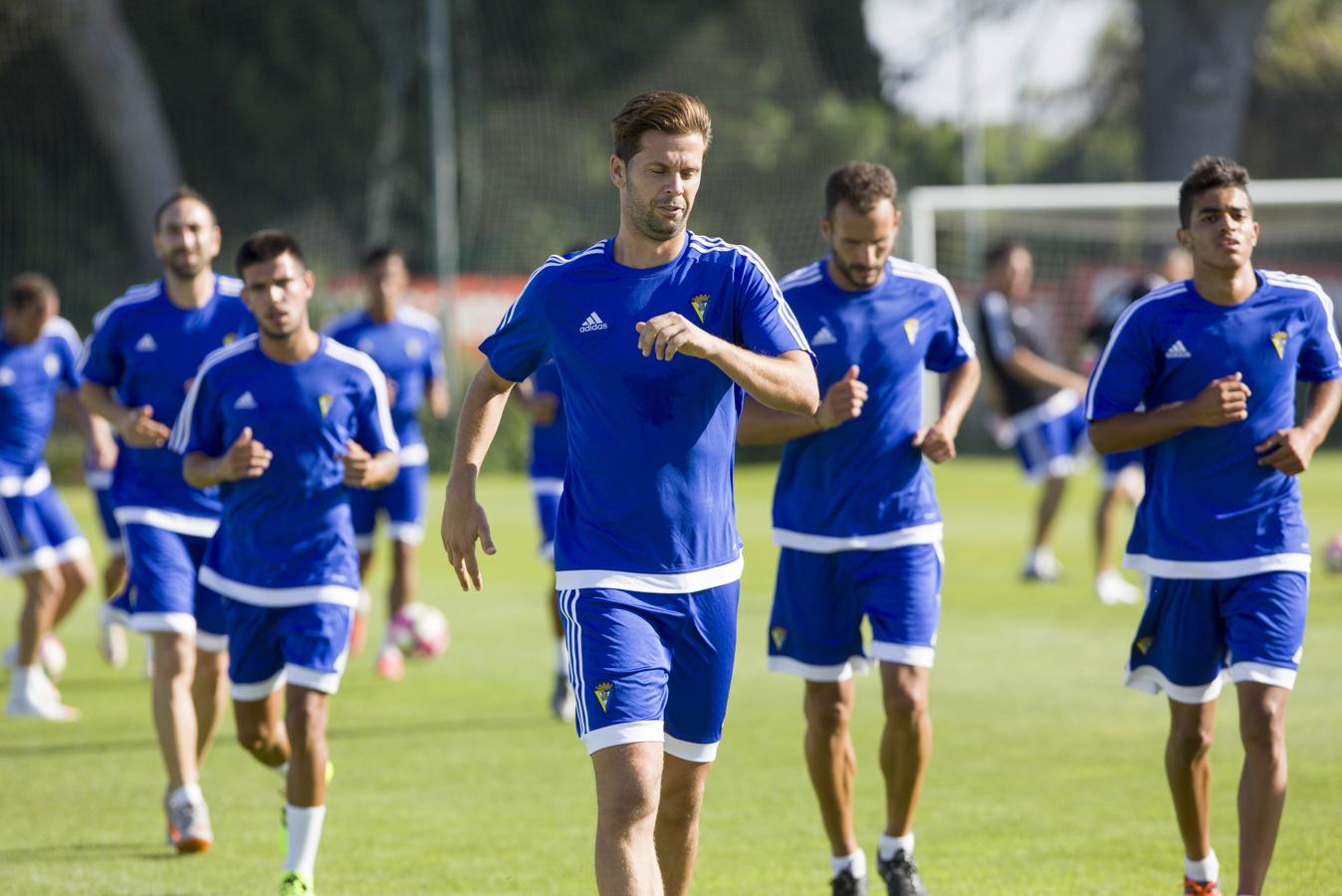 FOTOS: El Cádiz comienza su pretemporada en El Rosal