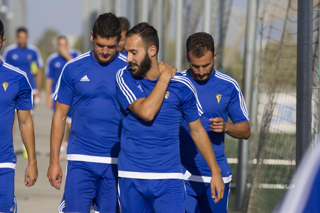 FOTOS: El Cádiz comienza su pretemporada en El Rosal