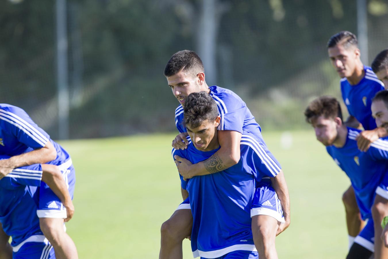 FOTOS: El Cádiz comienza su pretemporada en El Rosal