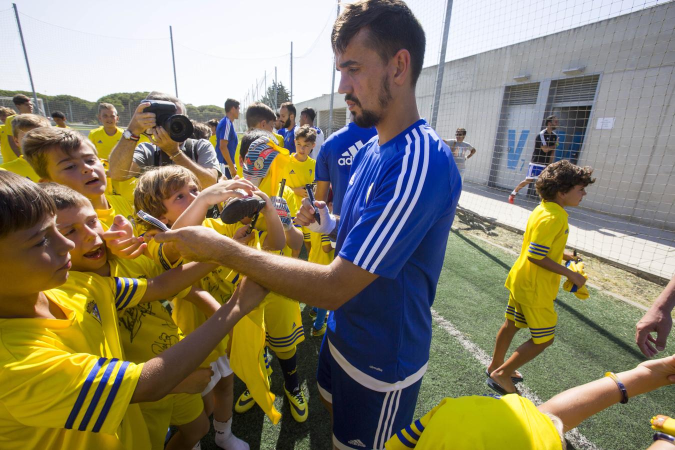 FOTOS: El Cádiz comienza su pretemporada en El Rosal