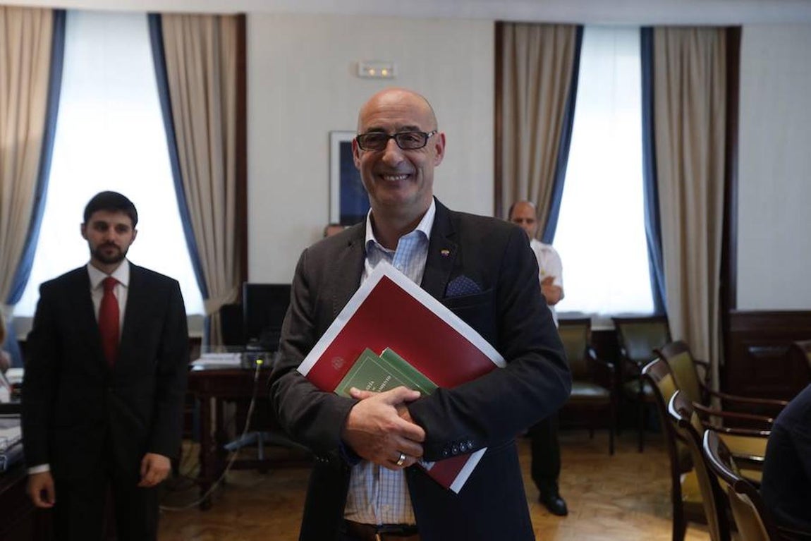 El cómico «Felisuco» Félix Álvarez, debuta en el congreso como diputado de Ciudadanos por Cantabria. 