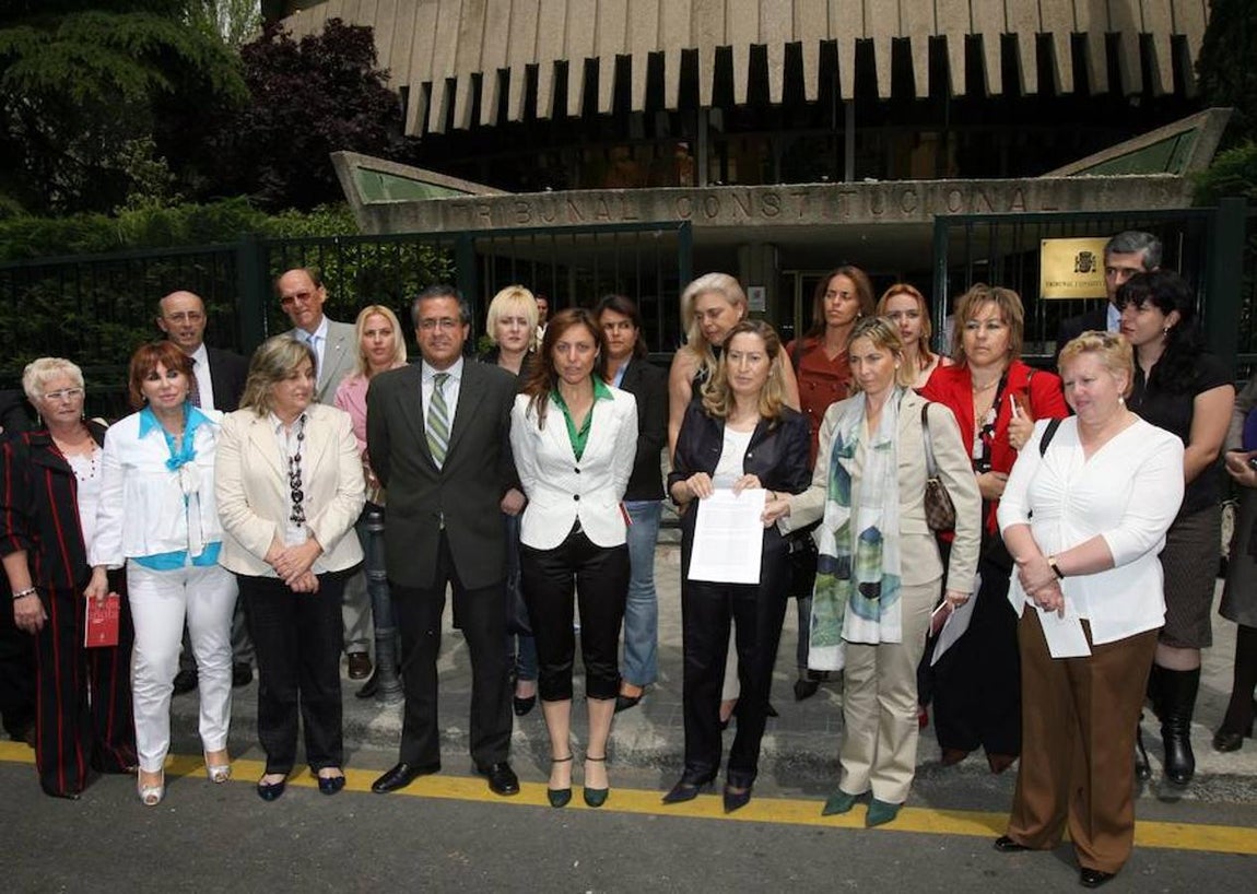 En 2007, con el PP en la oposición, Pastor viajó a Tenerife con motivo de la celebración de las elecciones locales de Garachico. 
