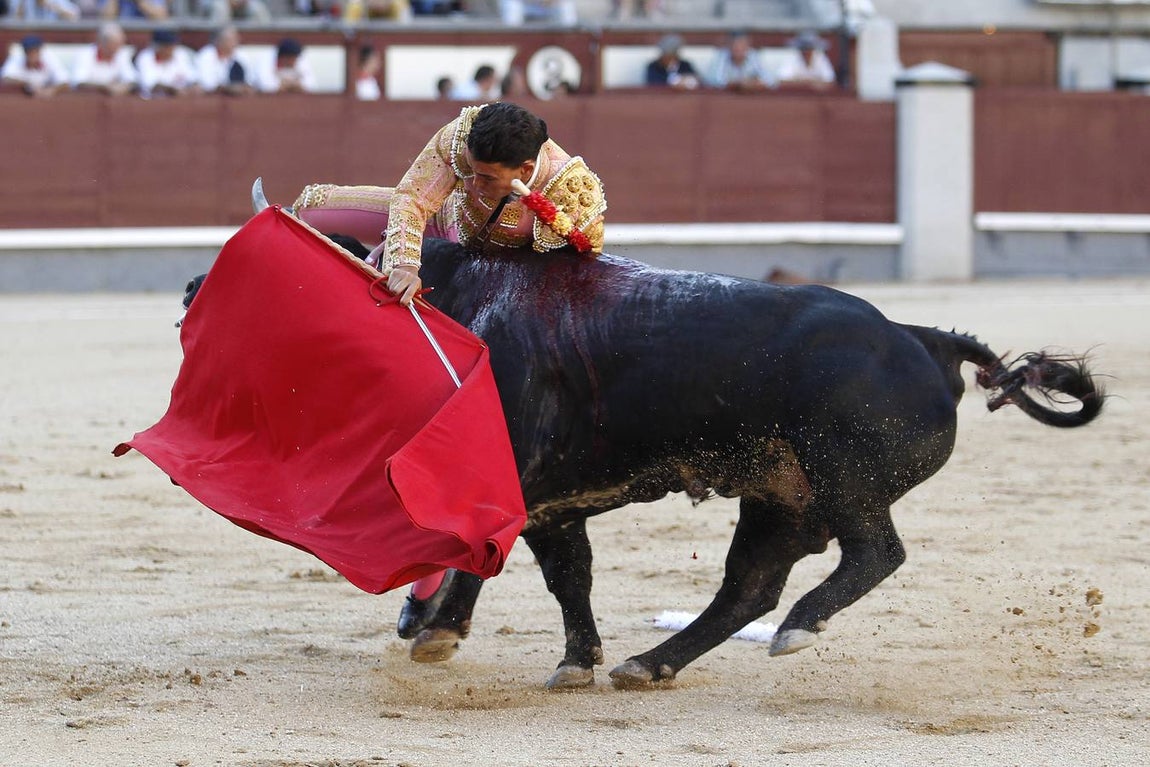Imágenes del gravísimo triple percance de Pablo Belando en Las Ventas