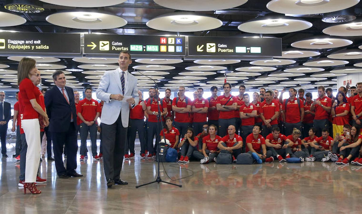 La despedida de los Reyes al equipo olímpico español de Río, en imágenes. 