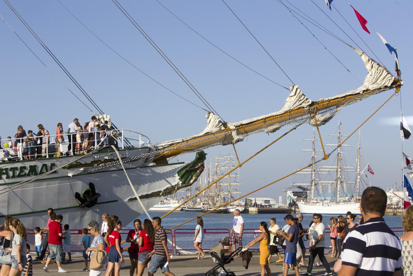 La Regata de Grandes Veleros en el Puerto de Cádiz (II)