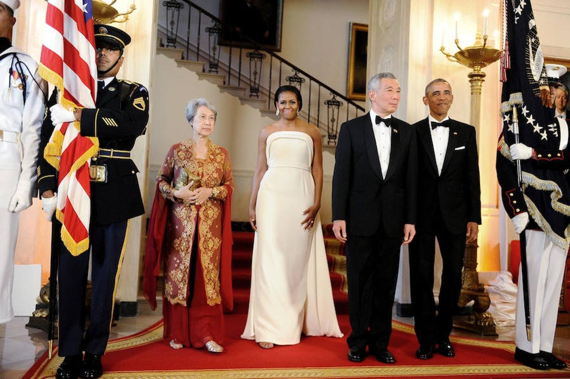 A pesar de que no ha sido un traje tan estrafalario como los que suele llevar la diva neoyorquina, sin duda ha conseguido deslumbrar a los presentes. 