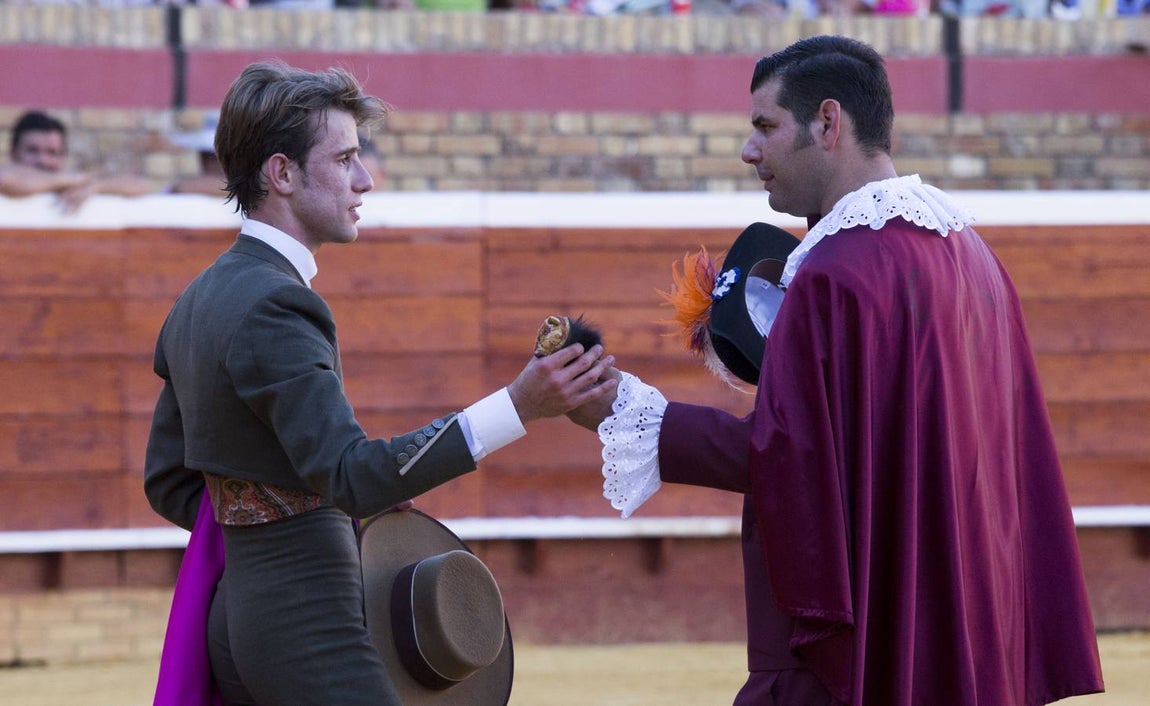 Se trata de una clase práctica en la que se han recogido fondos para la campaña de salvación del Recreativo de Huelva.