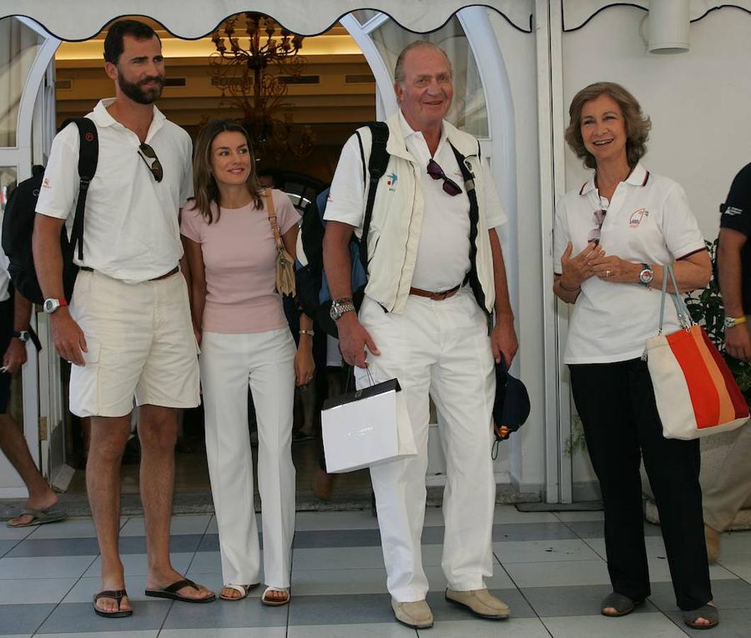 En 2004 fue el primer verano de Doña Letizia en Mallorca, con quien el entonces Príncipe de Asturias había contraído matrimonio meses antes. 