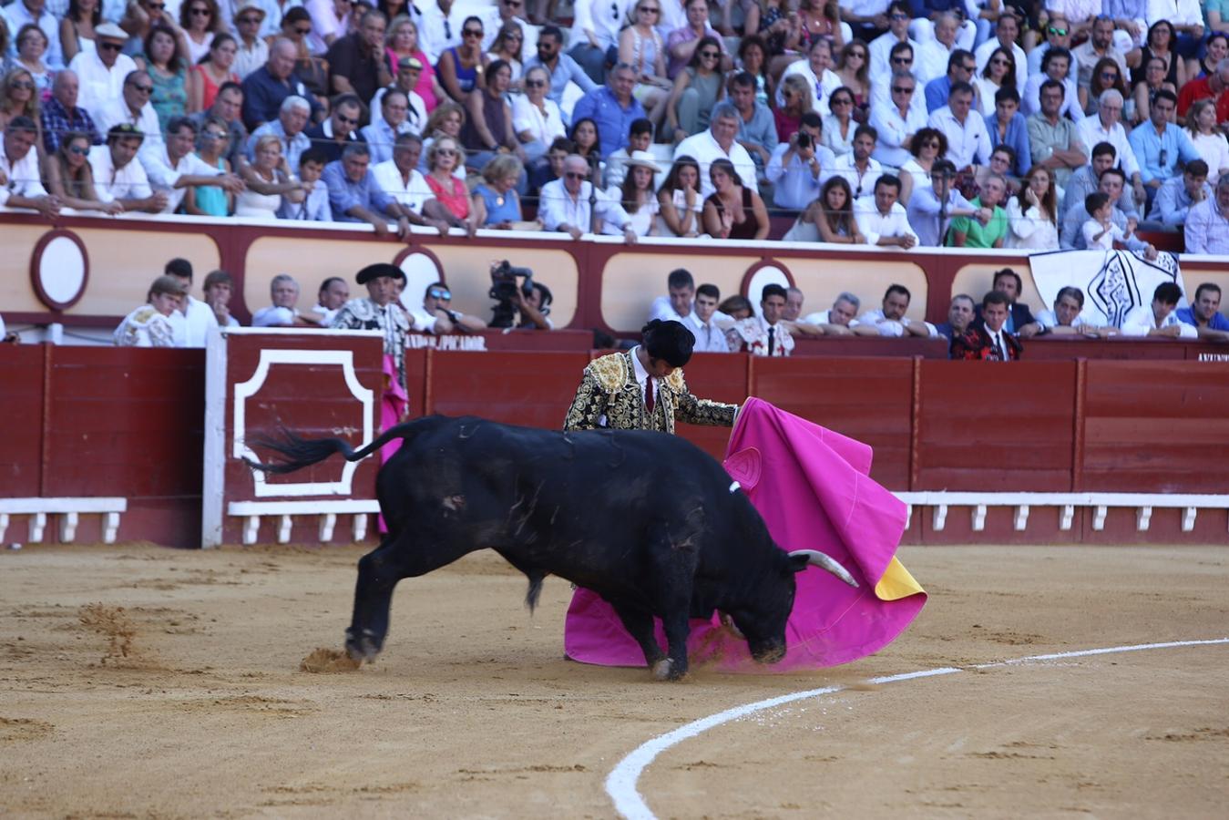 Morante, Castella y Borja Jiménez sellan una tarde de arte en El Puerto