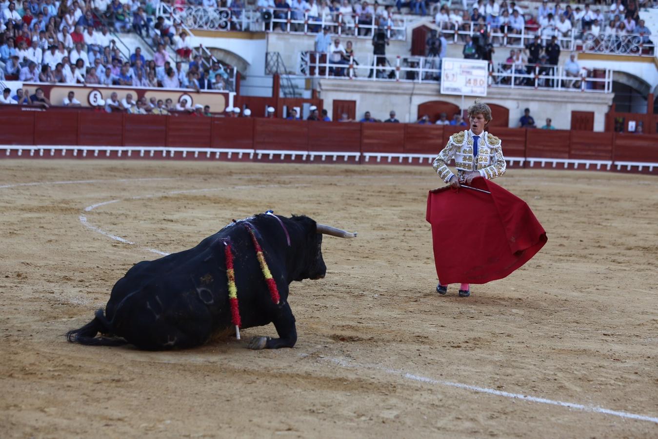 Morante, Castella y Borja Jiménez sellan una tarde de arte en El Puerto