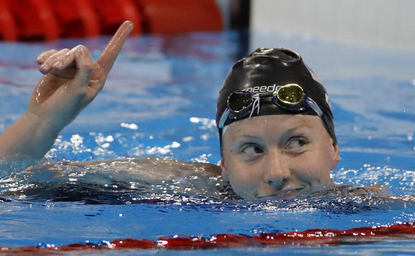 Oro en los últimos 15 metros. La nadadora estadounidense Lily King le ha arrebatado el oro a la polémica Yúliya Yefímova (Rusia). La victoria la ha conseguido con una remontada espectacular y contra todo pronóstico en los últimos 15 metros de los 100m de la competición de braza