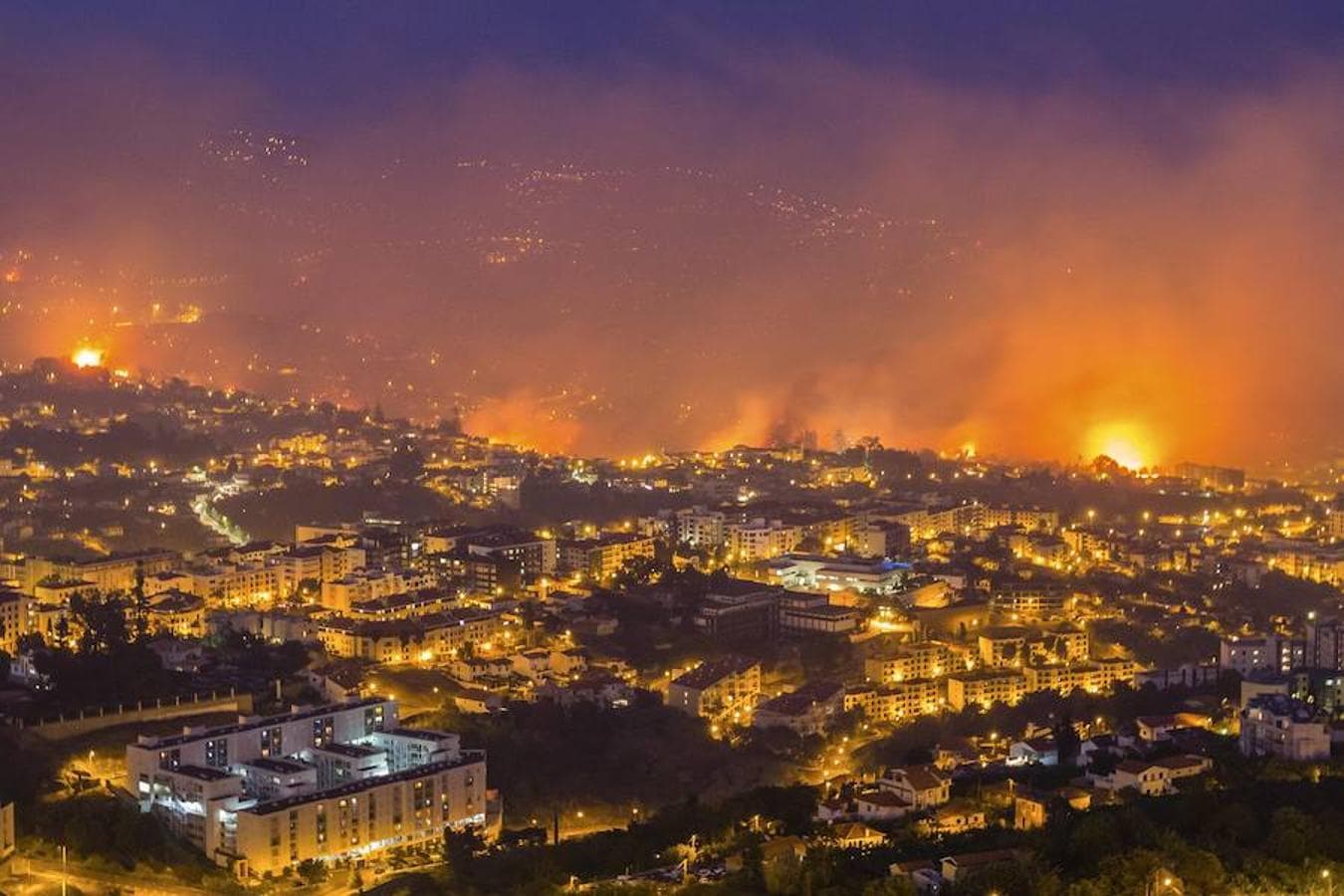Imágenes de los terribles incendios que están arrasando la portuguesa isla de Madeira