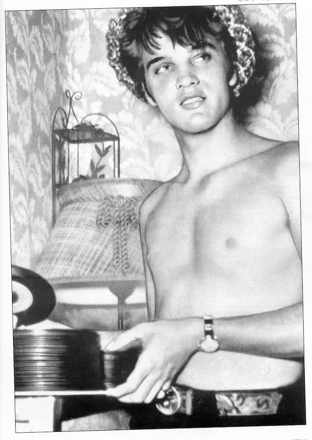 Una de las obsesiones del Elvis adolescente era cuidar su cabello