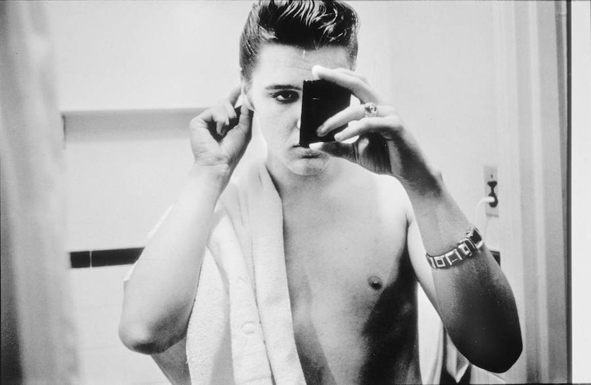 La fama de Elvis Presley creció casi con la misma velocidad que su flequillo. 