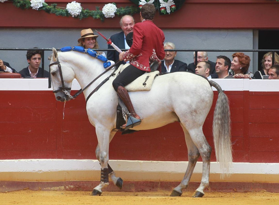 Hermoso brinda a Don Juan Carlos. 