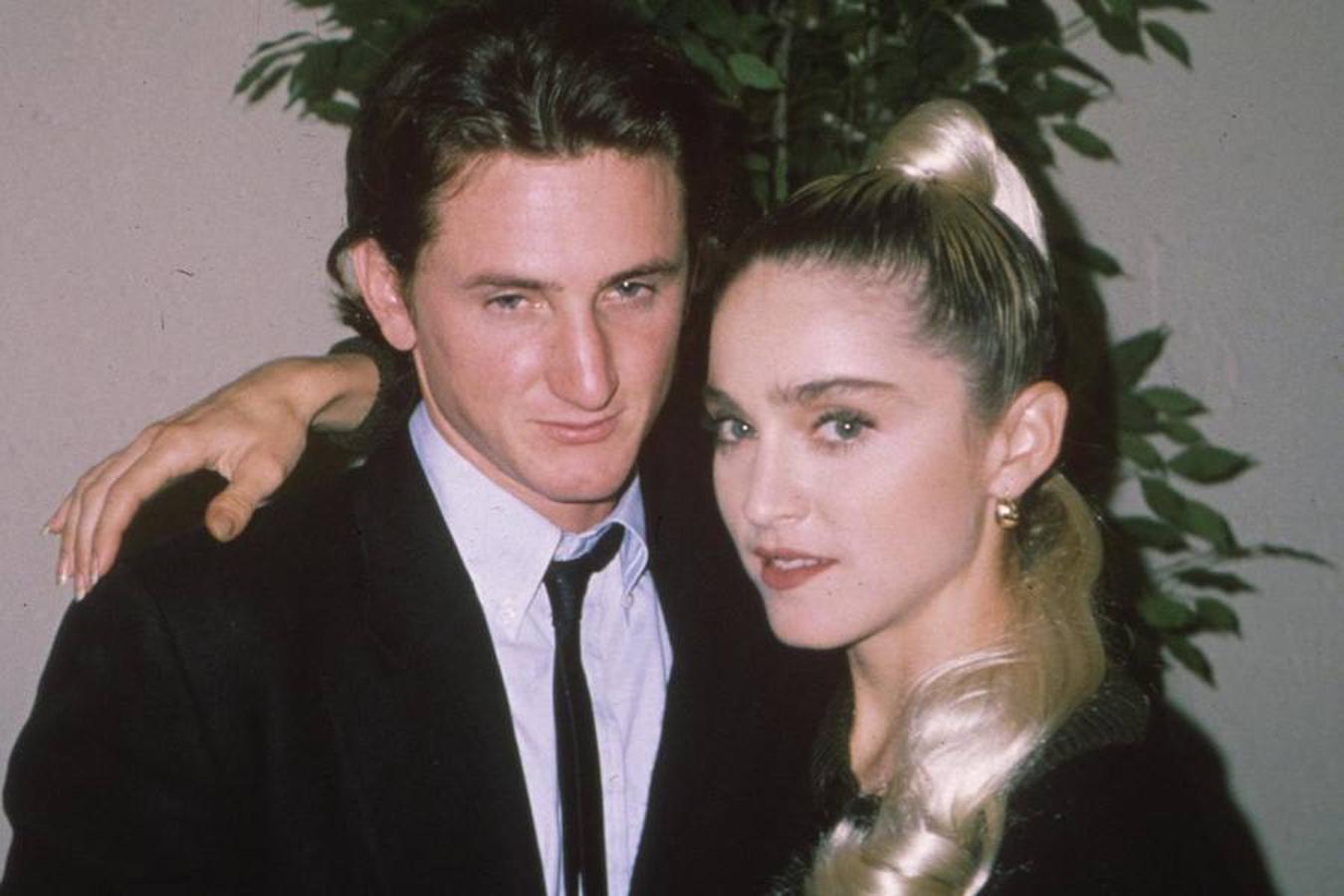 Entre 1985 y 1989 estuvo casada con el actor Sean Penn. 