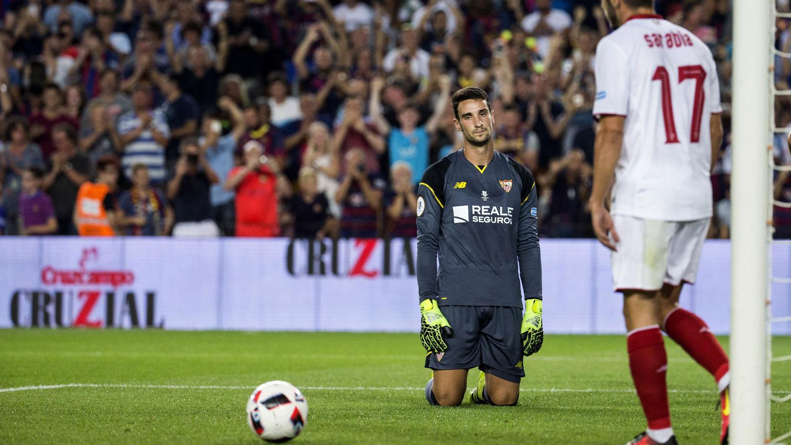 El Sevilla pierde ante un Barcelona crecido en casa